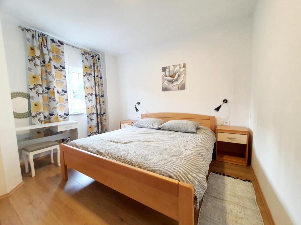 Sea Star Apartments Пьешчана-Увала Экстерьер фото