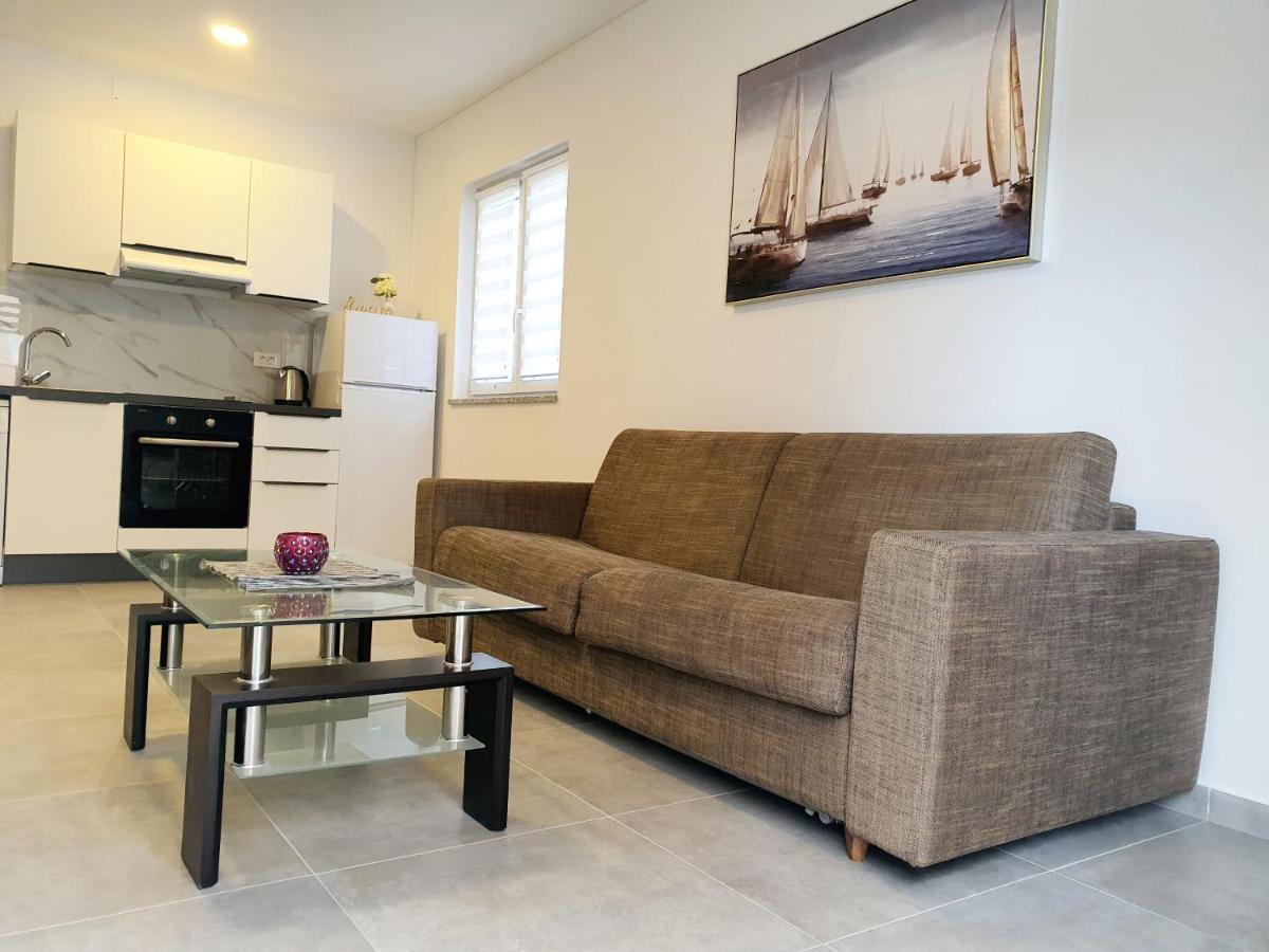 Sea Star Apartments Пьешчана-Увала Экстерьер фото